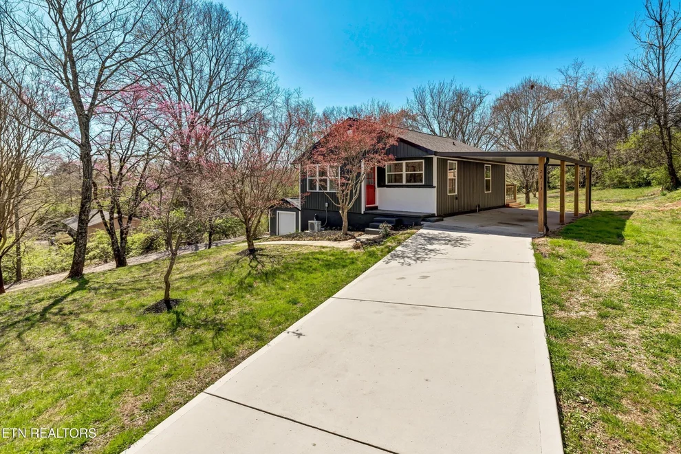 Unit for sale at 2313 Ault Rd, Knoxville, TN 37914