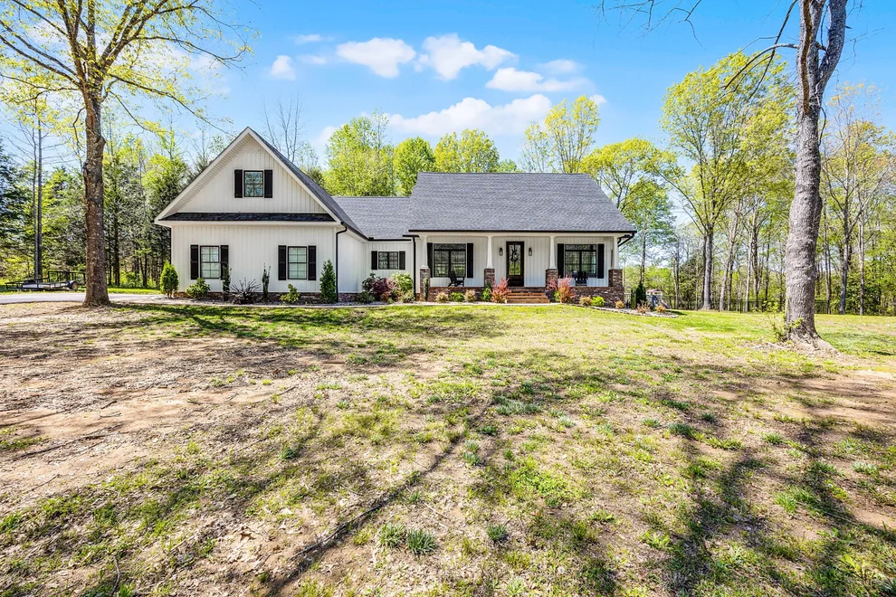 Unit for sale at 83 Addison Cv, Paris, TN 38242