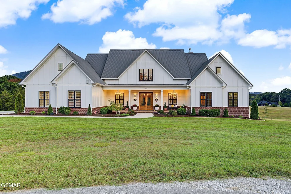 Unit for sale at 6820 Sunset Glen Way, Corryton, TN 37721