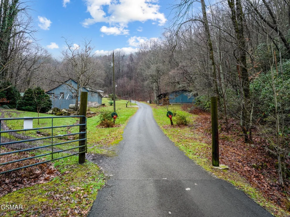 Unit for sale at 2205 Starkeytown Road, Pigeon Forge, TN 37863