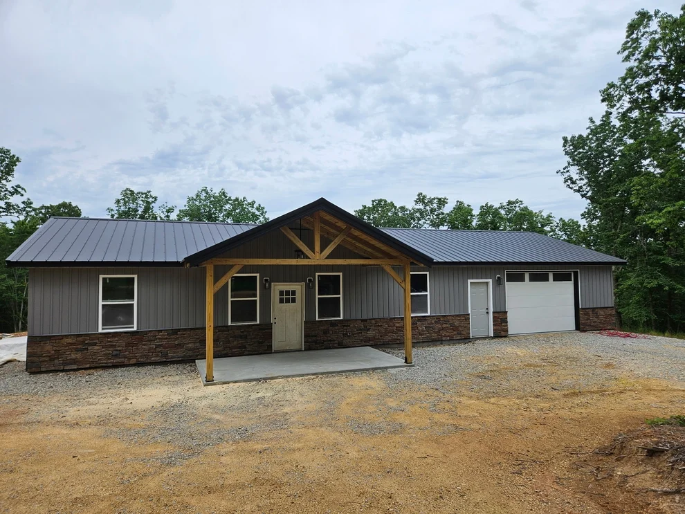 Unit for sale at 93 Wyatt Lane, Linden, TN 37096