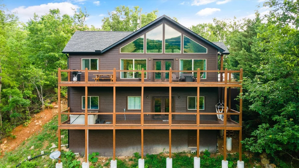 Unit for sale at 1631 Mountain Dreams Way, Pigeon Forge, TN 37862