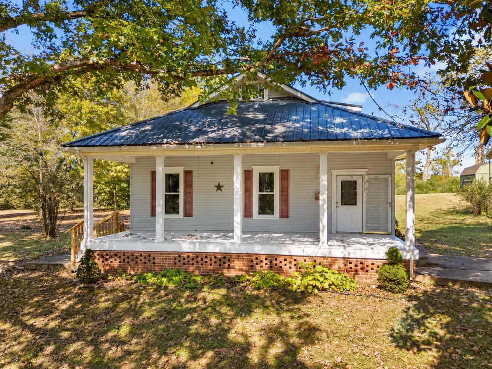 Unit for sale at 116 W Swan St, Centerville, TN 37033