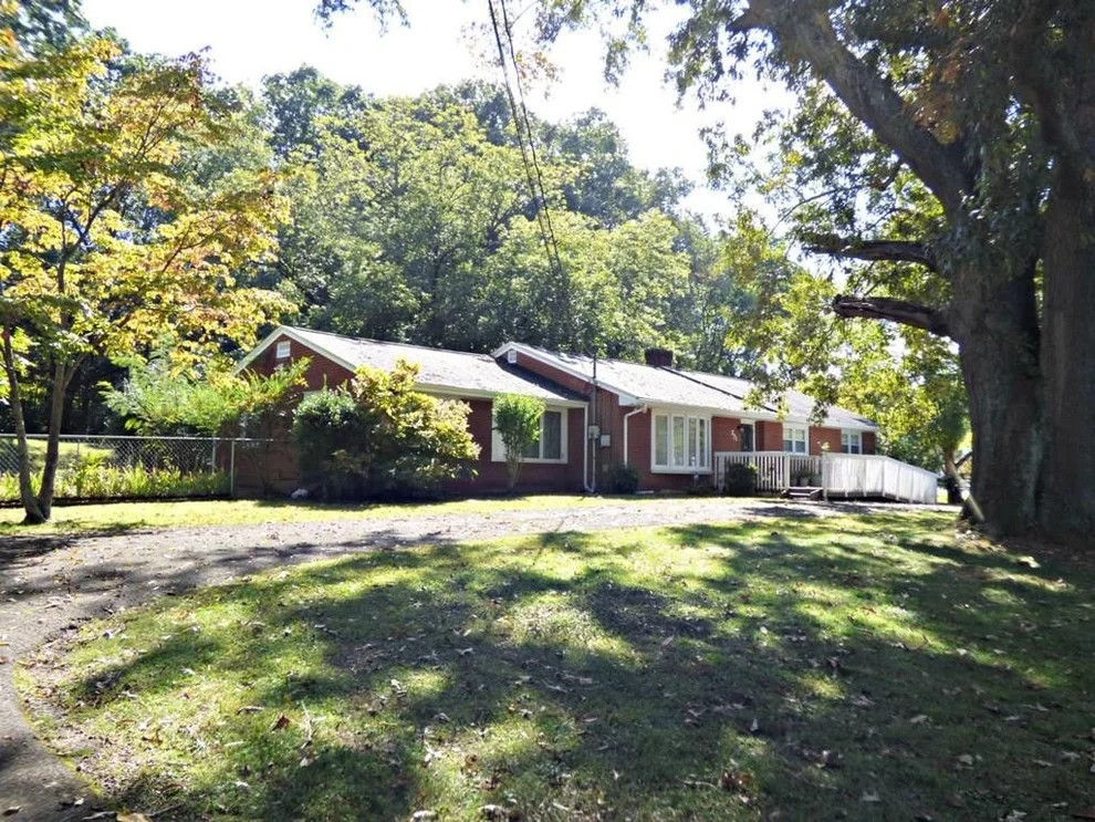 Unit for sale at 371 Main Street, Dandridge, TN 37725
