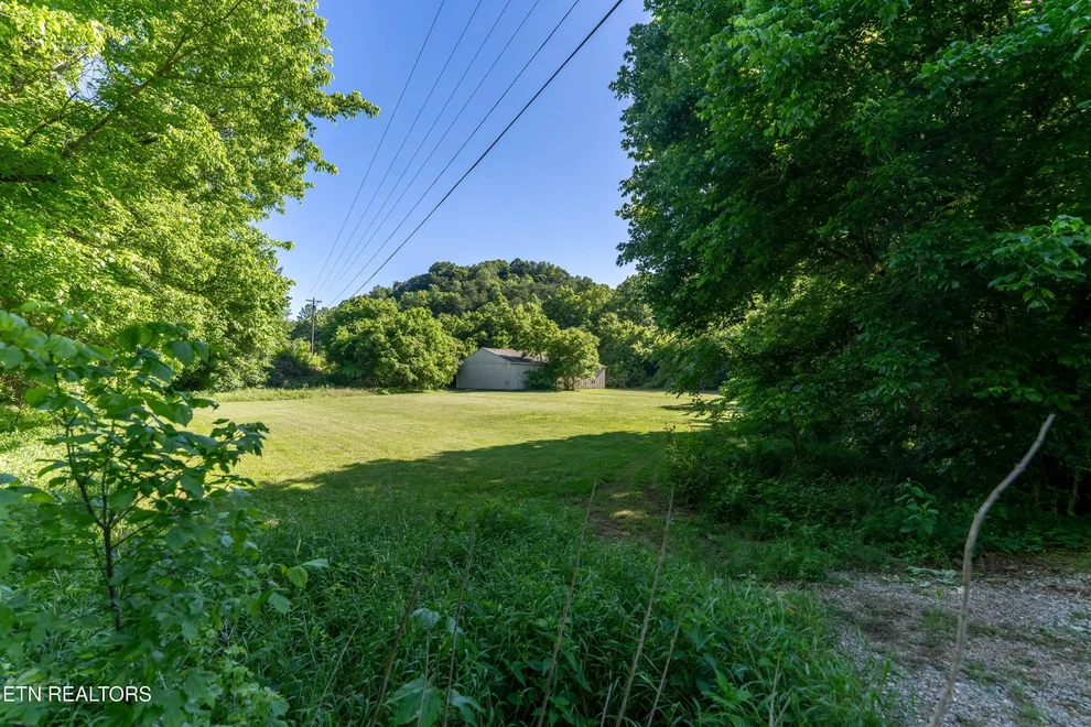 Unit for sale at 1921 Sockless Rd, Dandridge, TN 37725