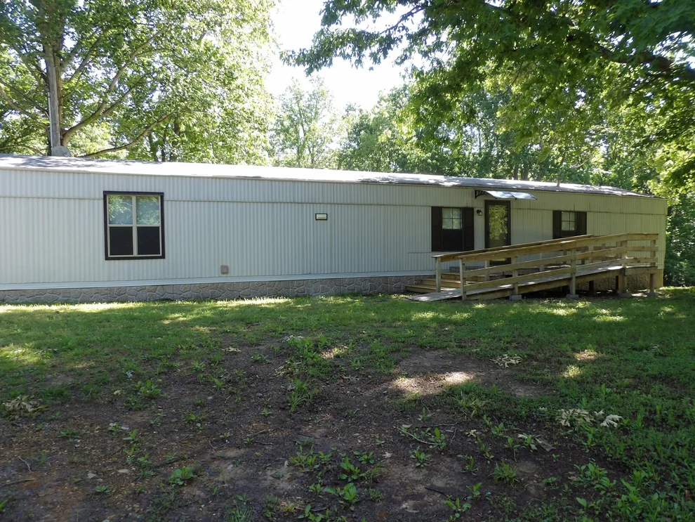 Unit for sale at 862 Chambers Spring Rd, Waverly, TN 37185