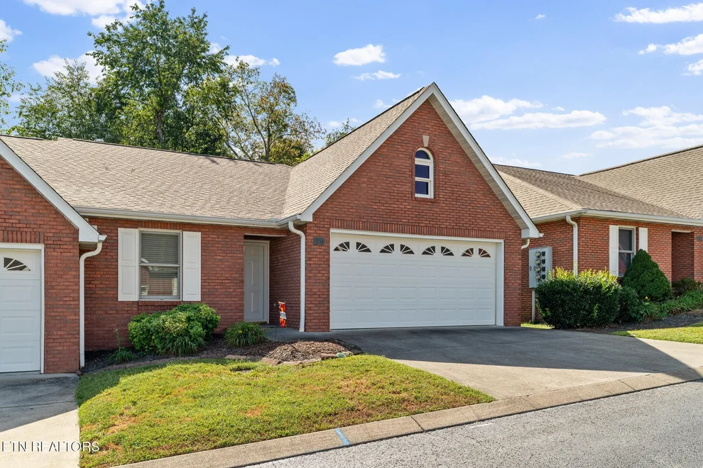 Unit for sale at 107 Creekwood Way, Seymour, TN 37865
