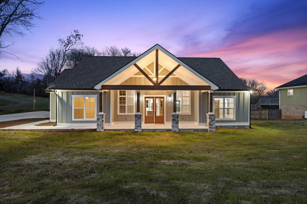 Unit for sale at 8019 Kittrell Lane, Ooltewah, TN 37363