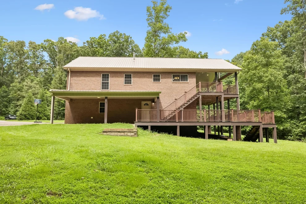 Unit for sale at 627 Oak Shadow Dr, New Johnsonville, TN 37134