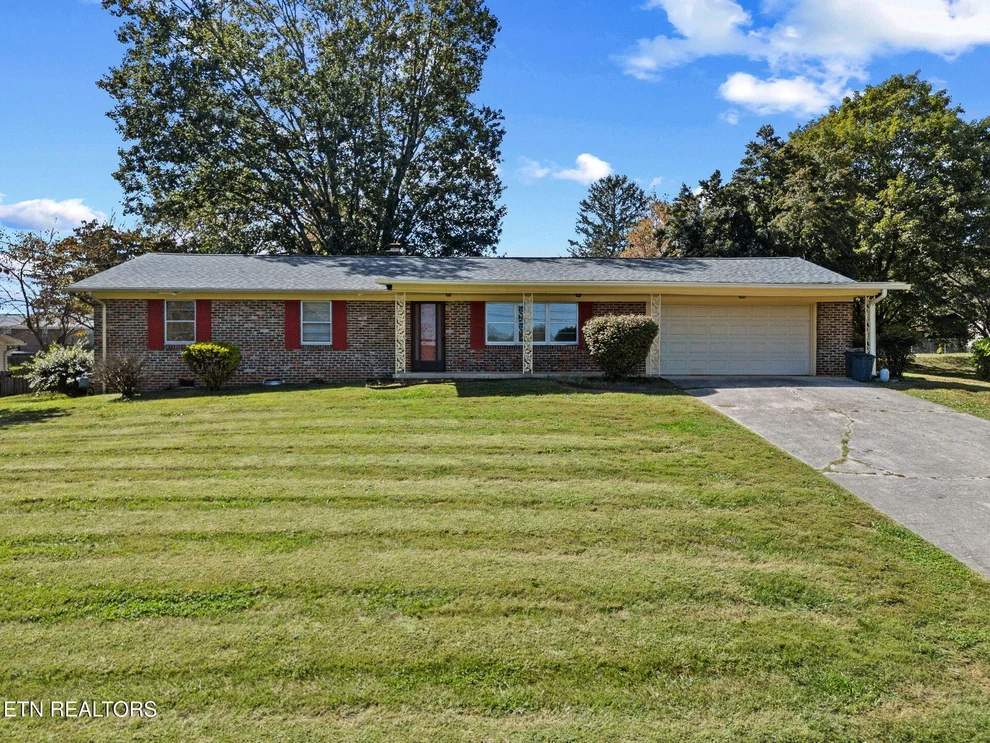 Unit for sale at 3413 N Fountaincrest Drive, Knoxville, TN 37918
