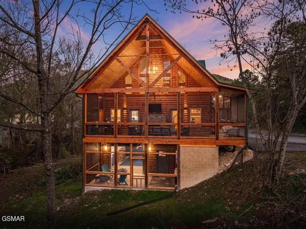 Unit for sale at 3140 White Falcon Way, Pigeon Forge, TN 37863