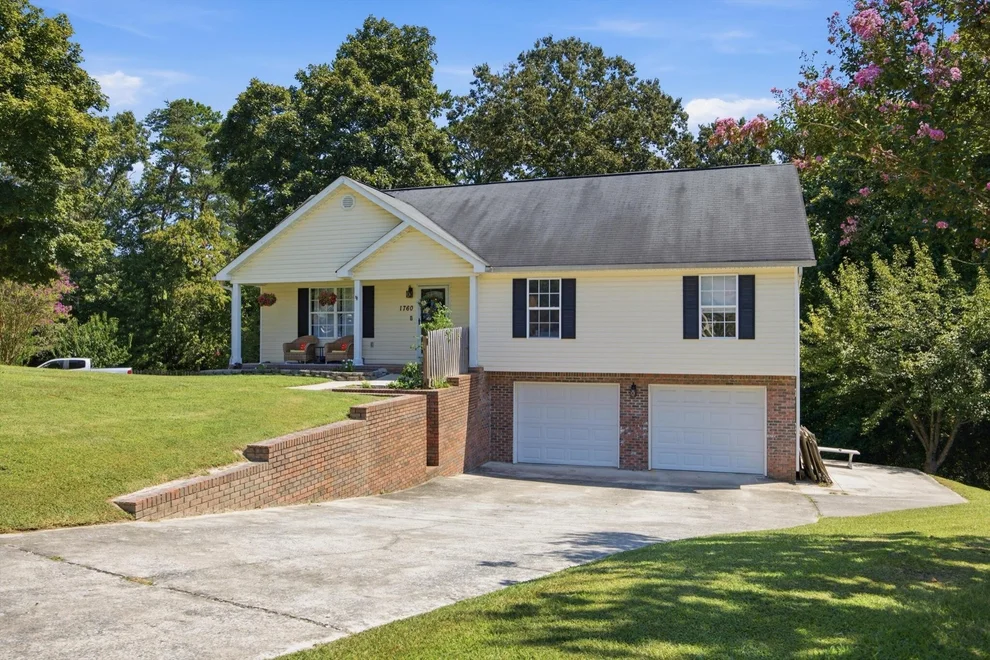 Unit for sale at 1760 Haleigh Terrace, Soddy Daisy, TN 37379