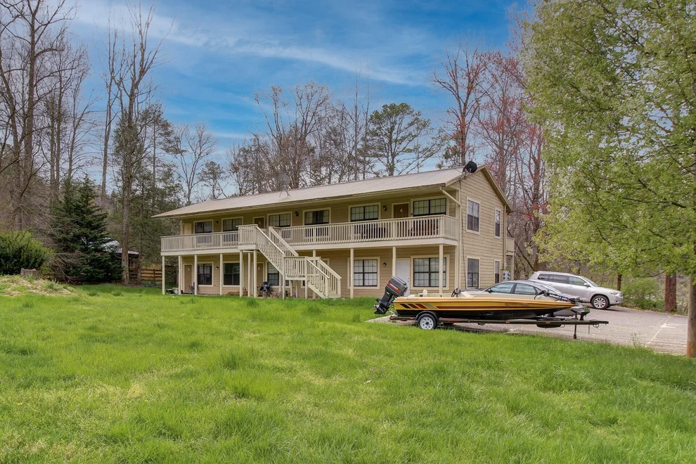 Unit for sale at 4930 Hooper Hwy, Cosby, TN 37722