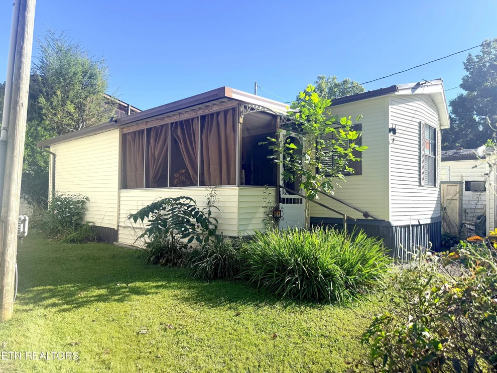 Photo of 5355 E Parkway, Cosby, TN 37722