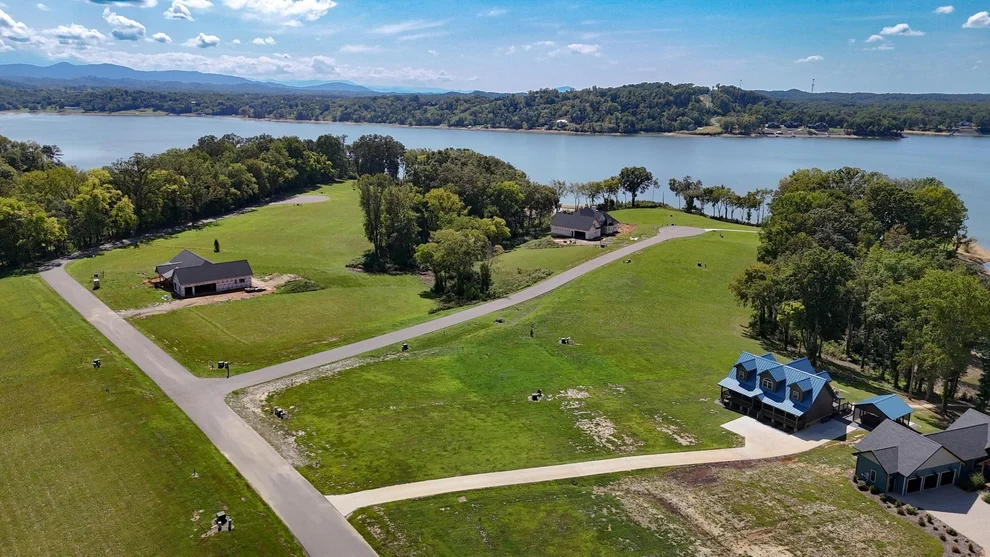 Unit for sale at 38 English Mountain Pt, White Pine, TN 37890