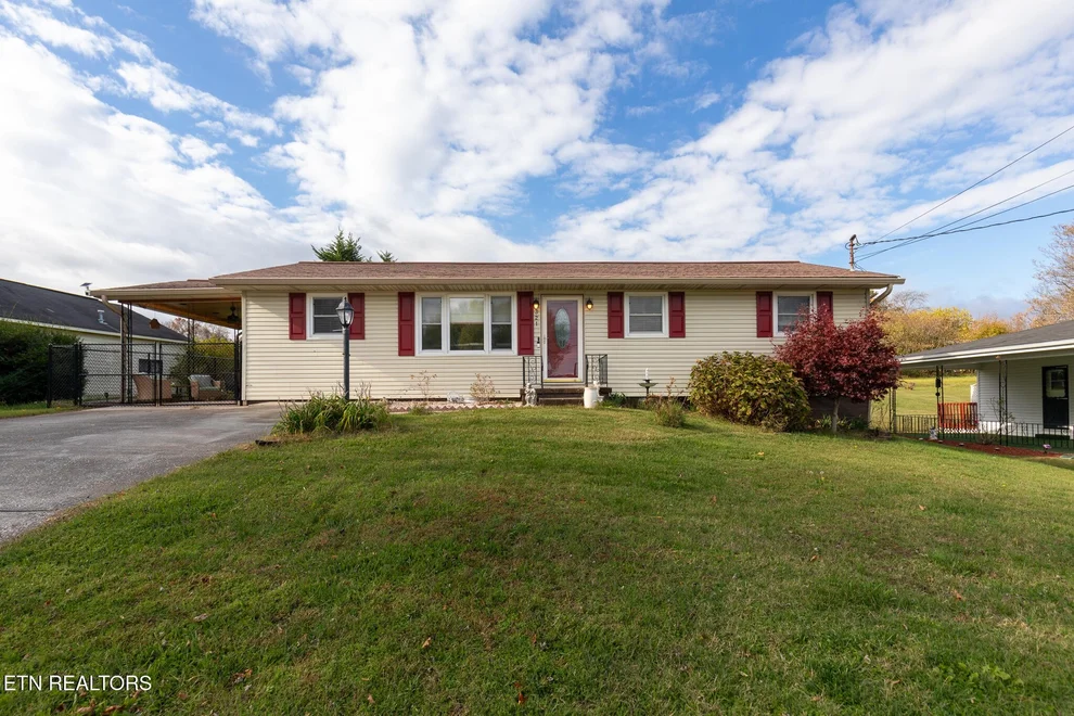 Unit for sale at 321 E Converse St, Morristown, TN 37814