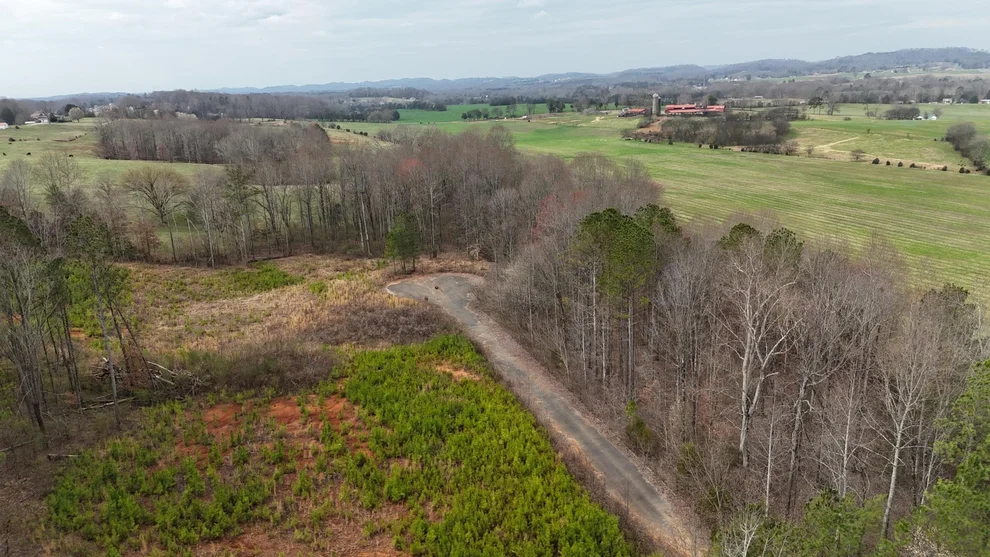 Unit for sale at 144 County Road 516, Englewood, TN 37329