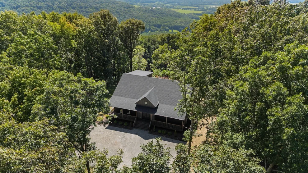 Unit for sale at 900 Valley View Drive, Altamont, TN 37301