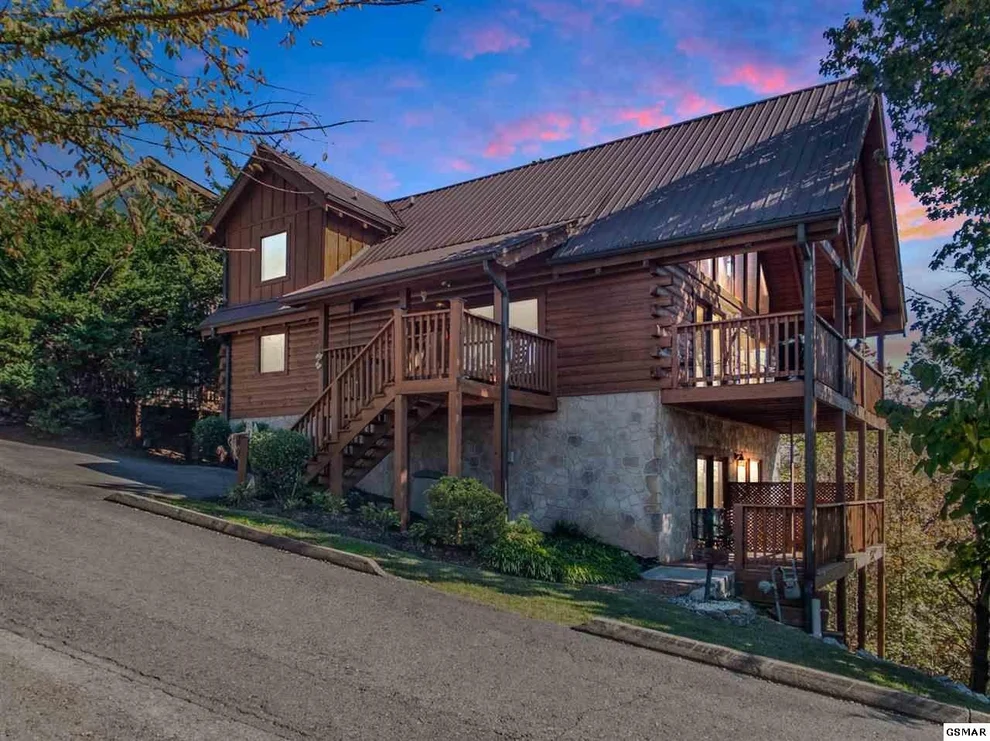 Unit for sale at 2607 Tree Top Way, Pigeon Forge, TN 37863