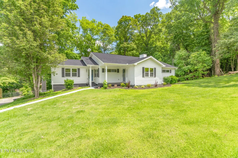 Unit for sale at 5209 Skyline Drive, Knoxville, TN 37914