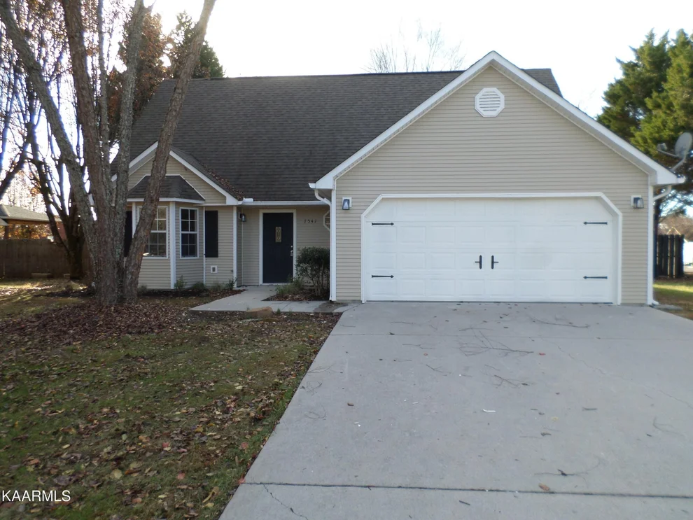 Unit for sale at 7547 Applecross Rd, Corryton, TN 37721
