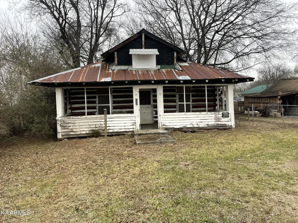 Unit for sale at 508 Railroad St, Sevierville, TN 37862
