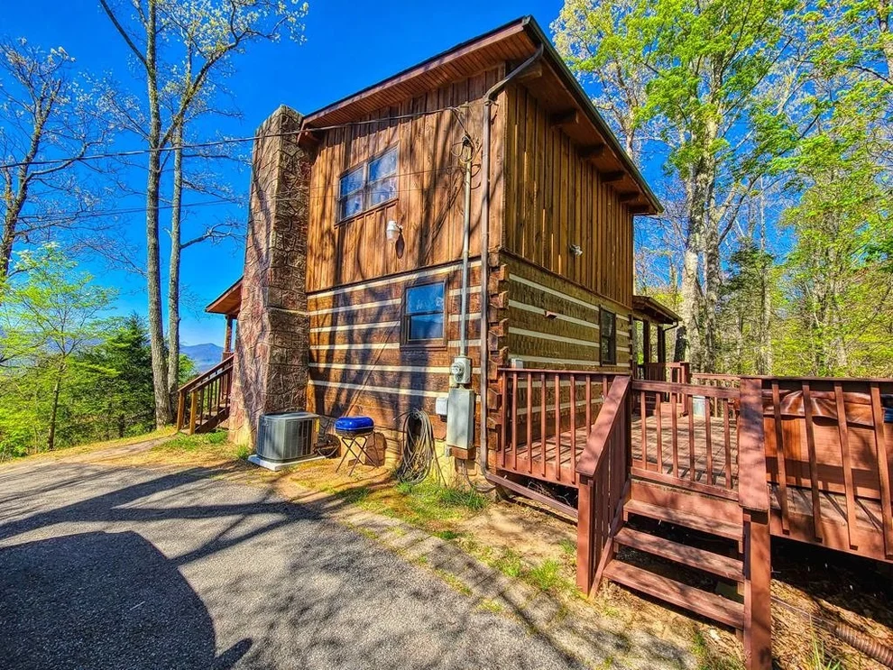 Unit for sale at 1061 Foothills Drive, Gatlinburg, TN 37738