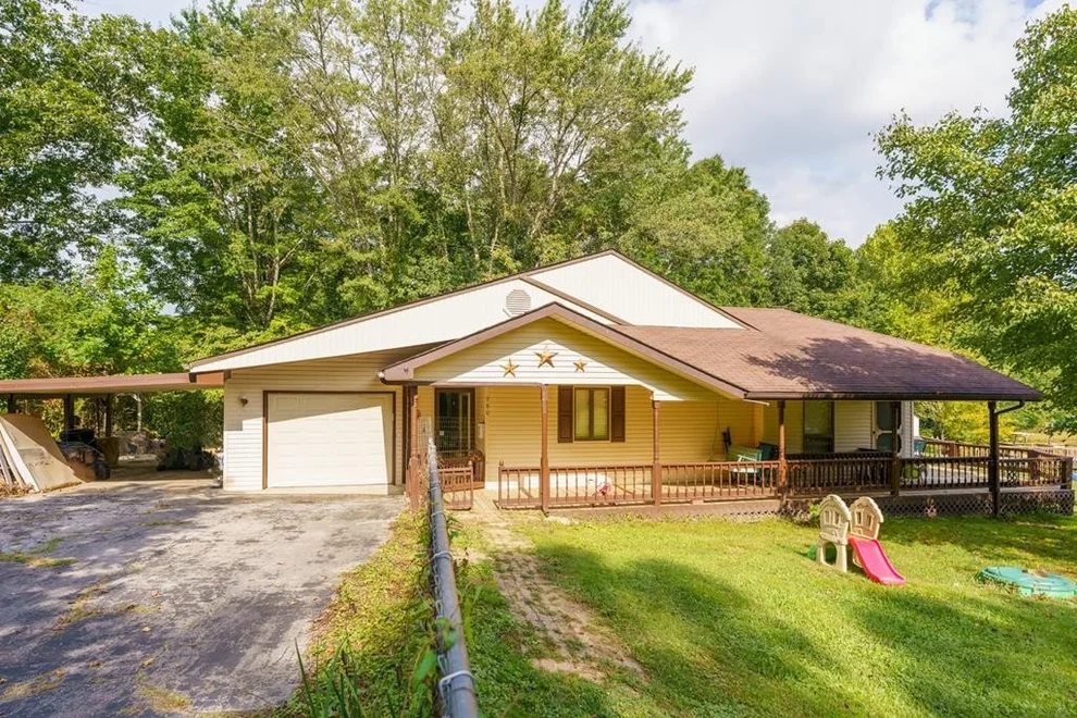Unit for sale at 980 Old Jamestown Road, Helenwood, TN 37755