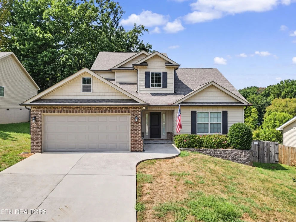 Unit for sale at 813 Mackenzie Drive, Maryville, TN 37804