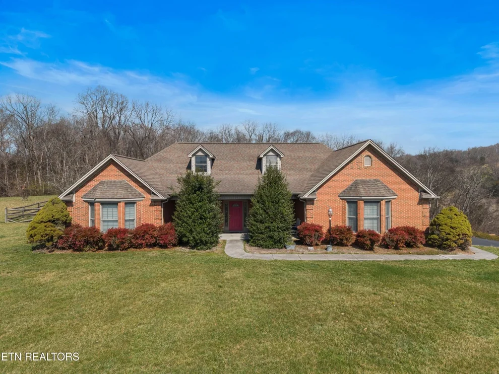 Unit for sale at 1141 Carolina Drive, Dandridge, TN 37725