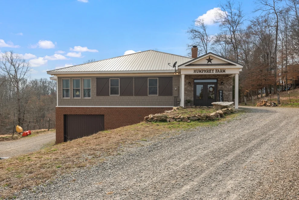 Unit for sale at 168 Wallace Farm Lane, Clinton, TN 37716
