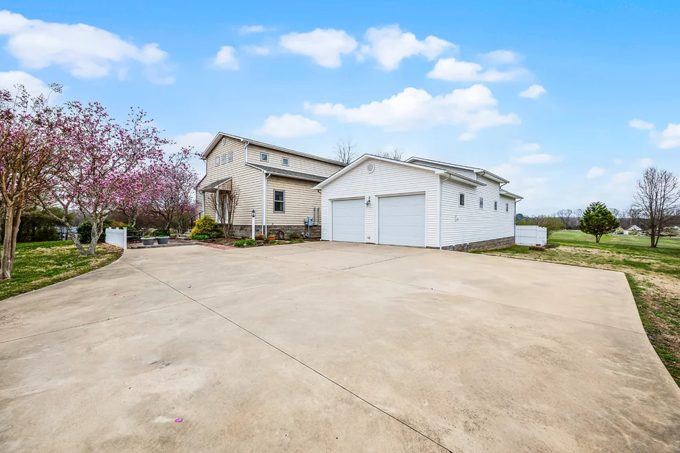 Unit for sale at 275 Alman Cemetery Rd, Paris, TN 38242