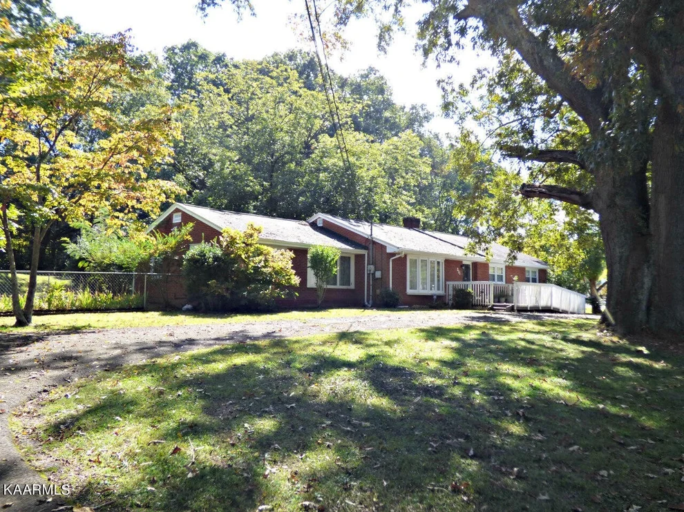 Unit for sale at 371 W Main St, Dandridge, TN 37725