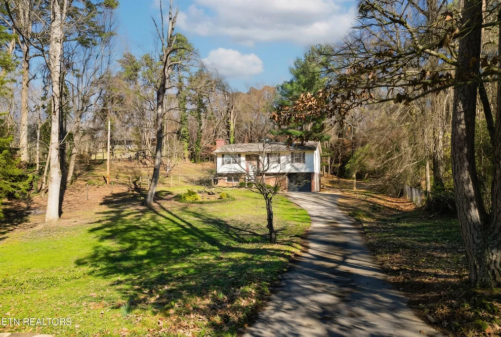 Unit for sale at 1550 Johnathan Drive, Louisville, TN 37777