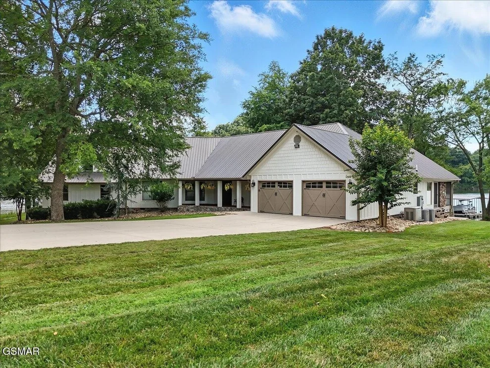 Unit for sale at 243 Walnut Bend Drive, Whitesburg, TN 37891