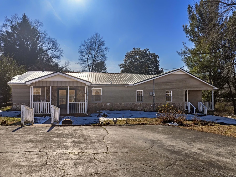 Unit for sale at 16106 Poole Road, Sale Creek, TN 37373