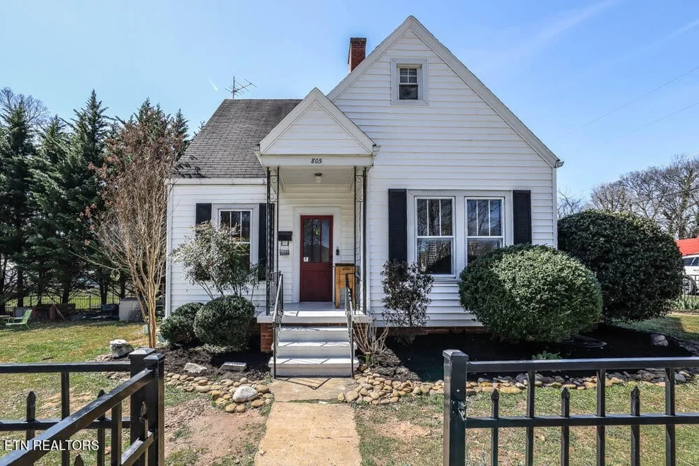 Unit for sale at 805 Cates St, Maryville, TN 37803