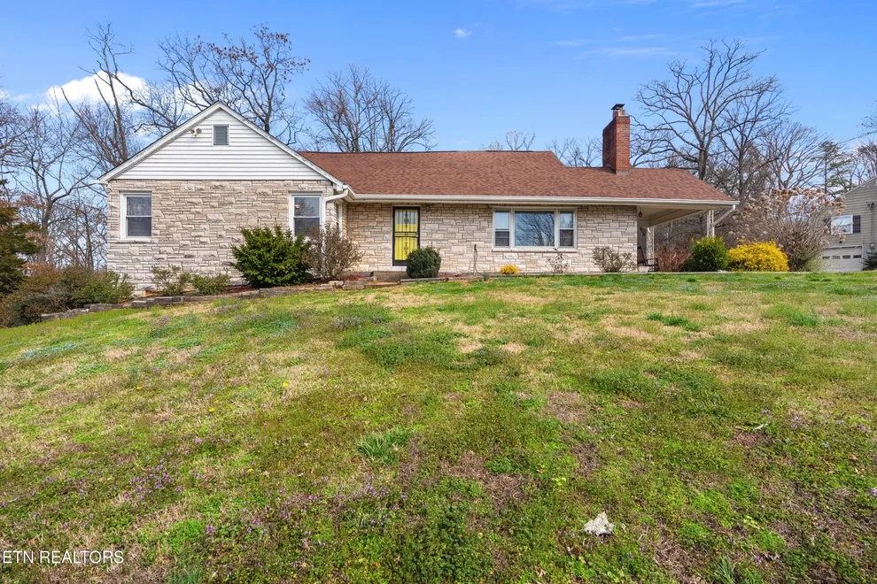 Unit for sale at 5109 E Sunset Rd, Knoxville, TN 37914