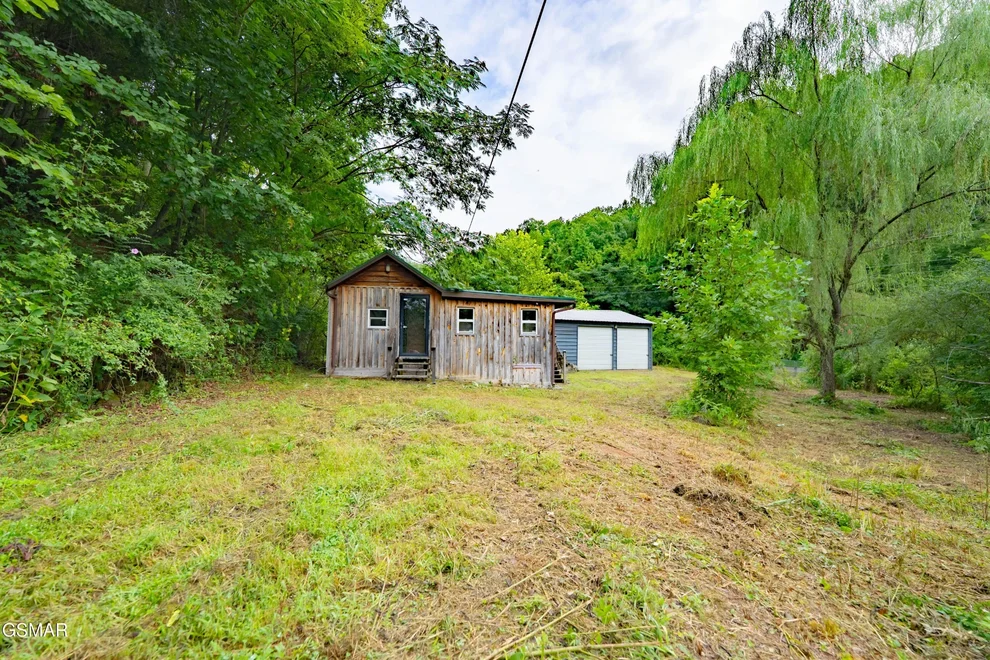 Unit for sale at 6001 Cherokee Indian Circle, Tallassee, TN 37878