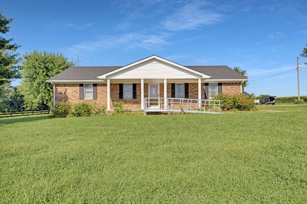 Unit for sale at 60 Lawson Ln, Russellville, KY 42276