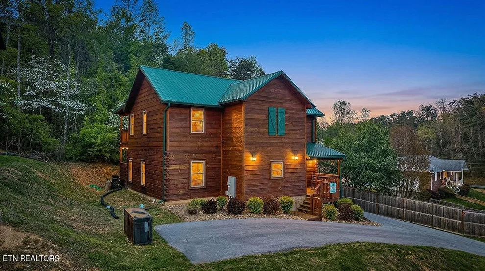 Unit for sale at 2918 Fiddlers Creek Way, Pigeon Forge, TN 37863