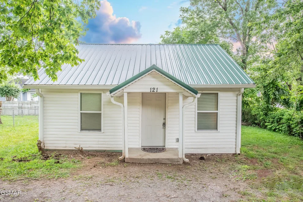 Unit for sale at 121 North Parkway, Sevierville, TN 37876
