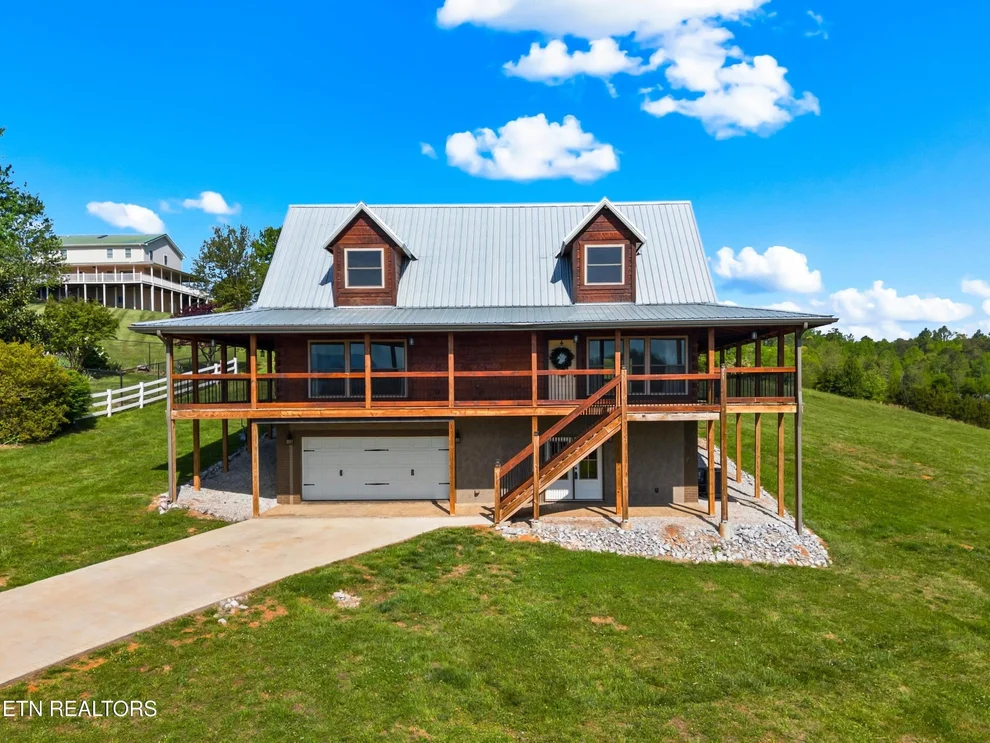 Unit for sale at 102 Golf View Blvd, Dandridge, TN 37725
