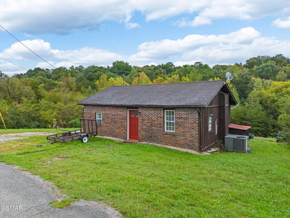 Unit for sale at 9726 Clift Road, Strawberry Plains, TN 37871