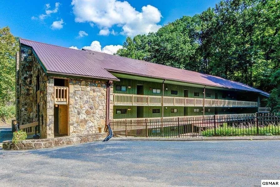 Unit for sale at 1435 Wiley Oakley Drive, Gatlinburg, TN 37738