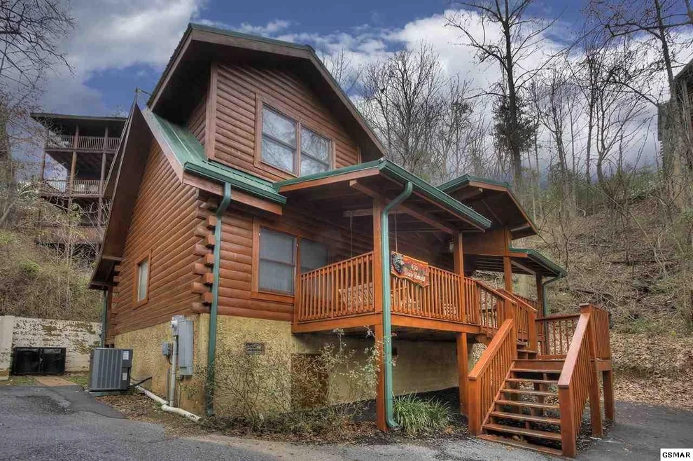 Unit for sale at 633 Chickasaw Gap Way, Pigeon Forge, TN 37863
