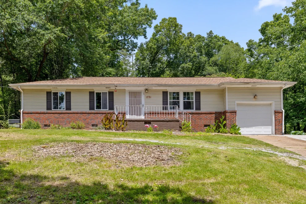 Unit for sale at 1731 Jeanaga Trail, Chattanooga, TN 37406