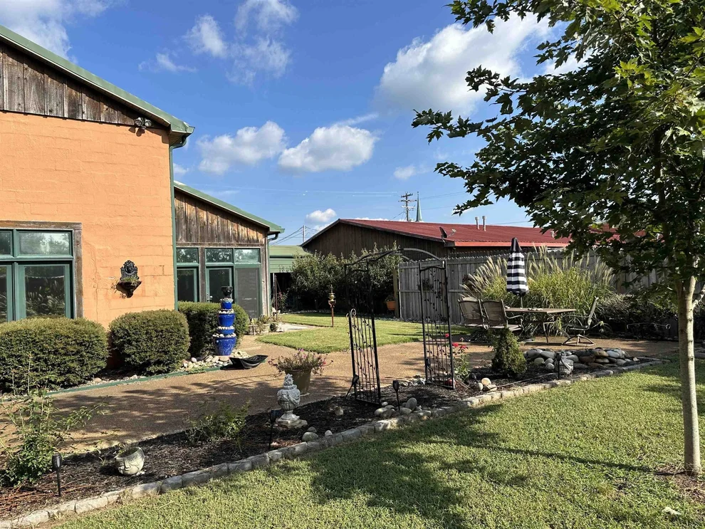 Unit for sale at 114 N OAK ST, Adamsville, TN 38310