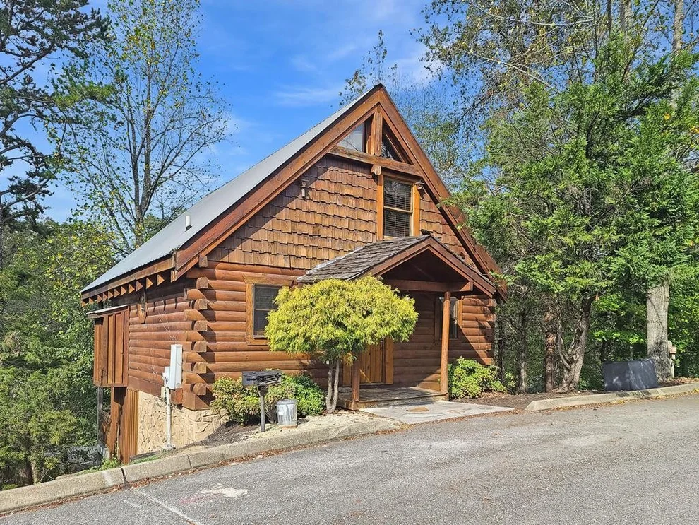 Unit for sale at 2310 Waterfall Way, Pigeon Forge, TN 37863