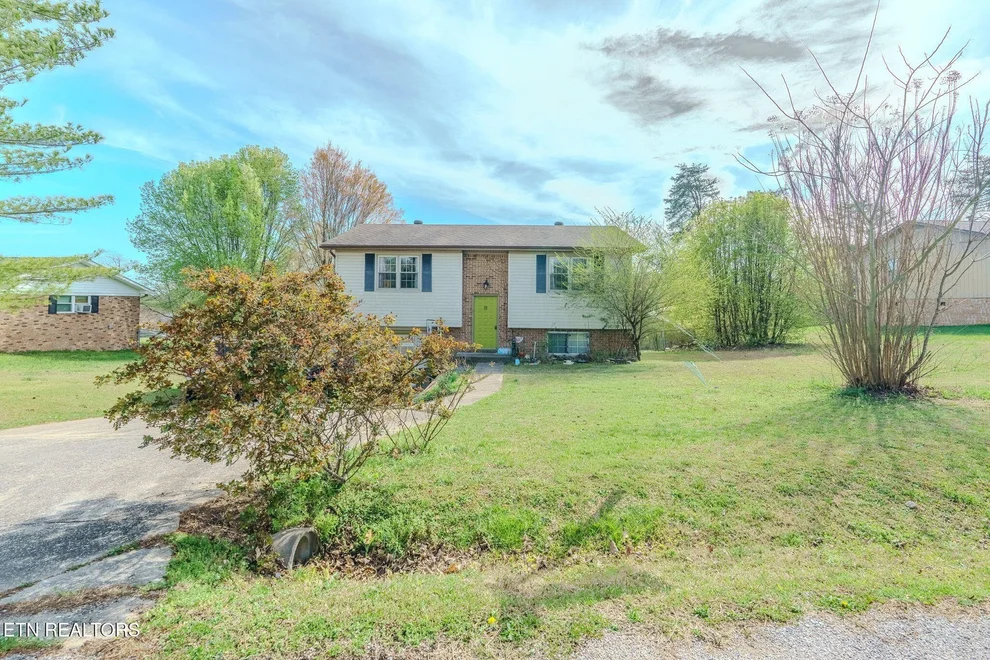 Unit for sale at 209 Crawford St, Dayton, TN 37321